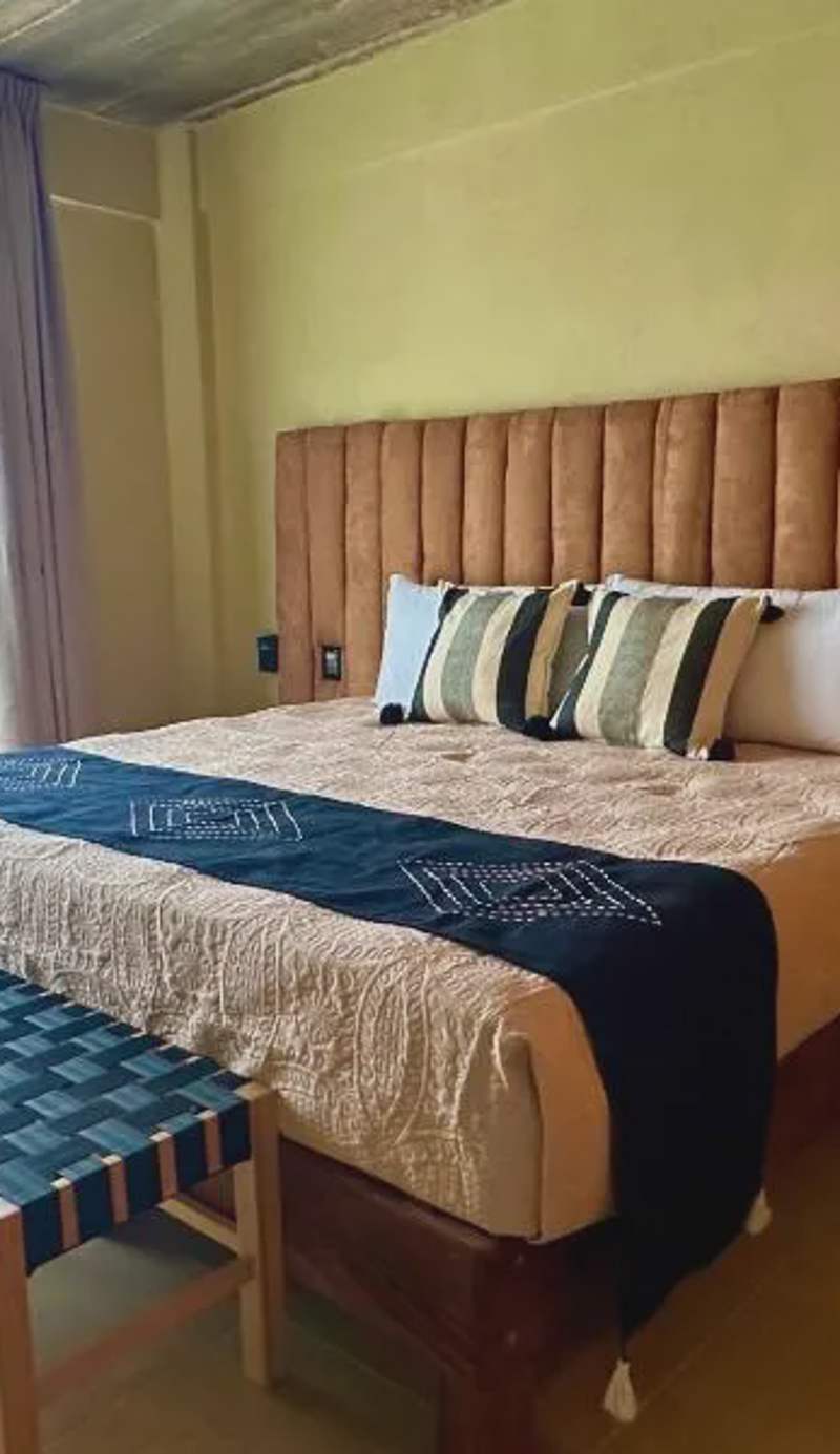 Lolitas Suites 303
