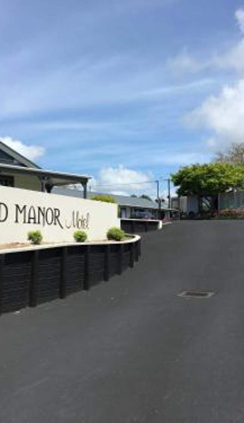 Lockwood Manor Motel