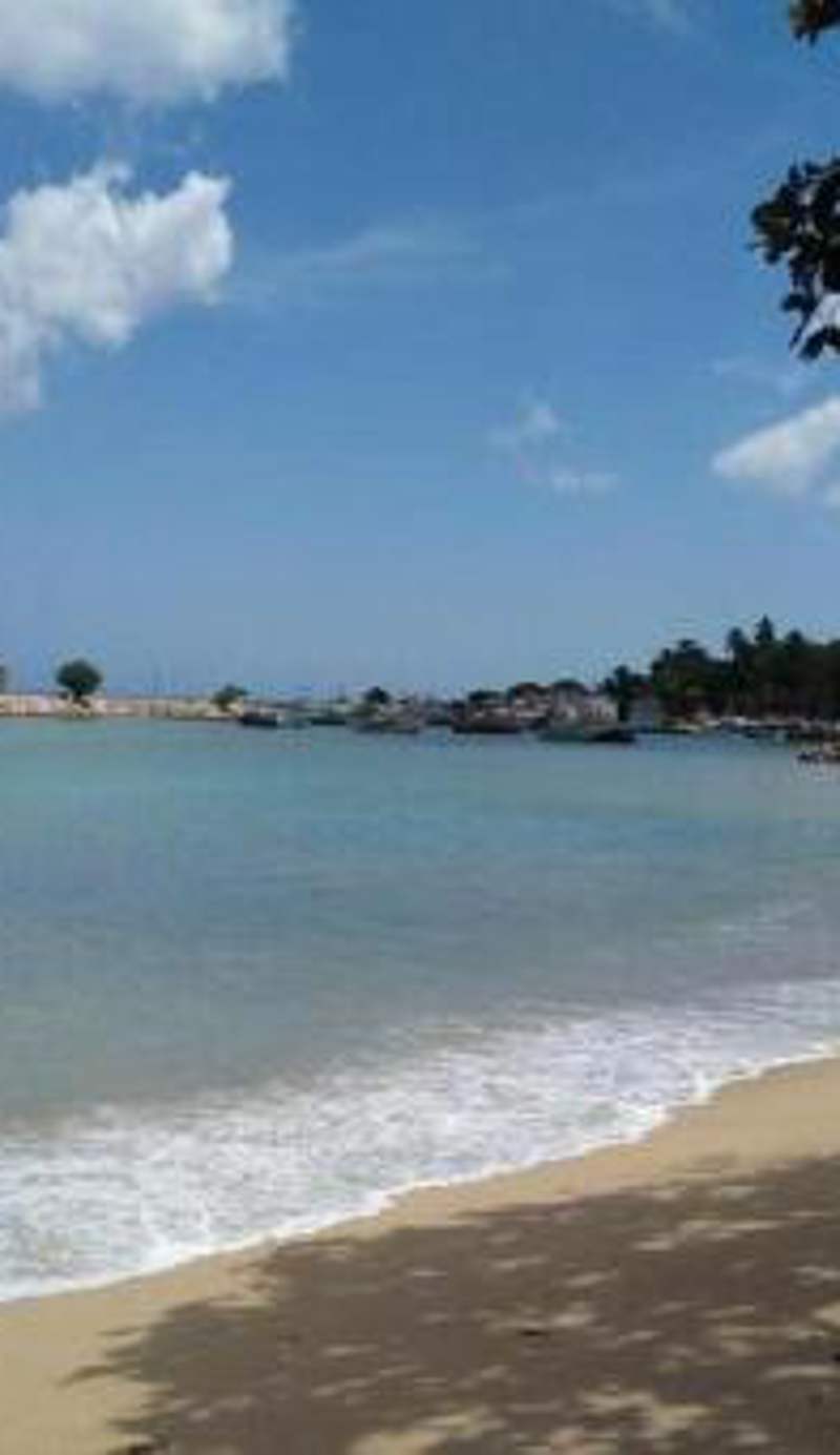 Parei Beach Inn