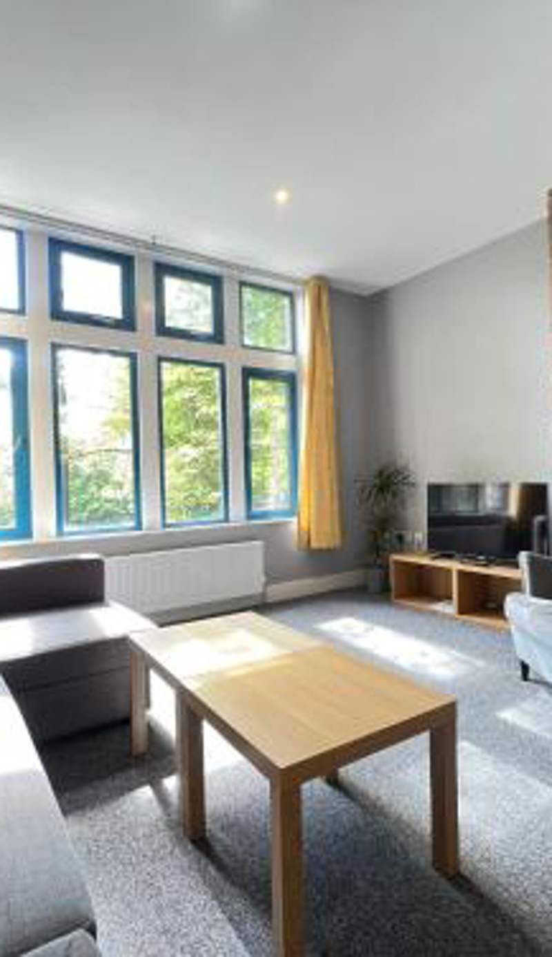 1 bed Apt close to Leeds Arena Sleeps up to 4 people F3