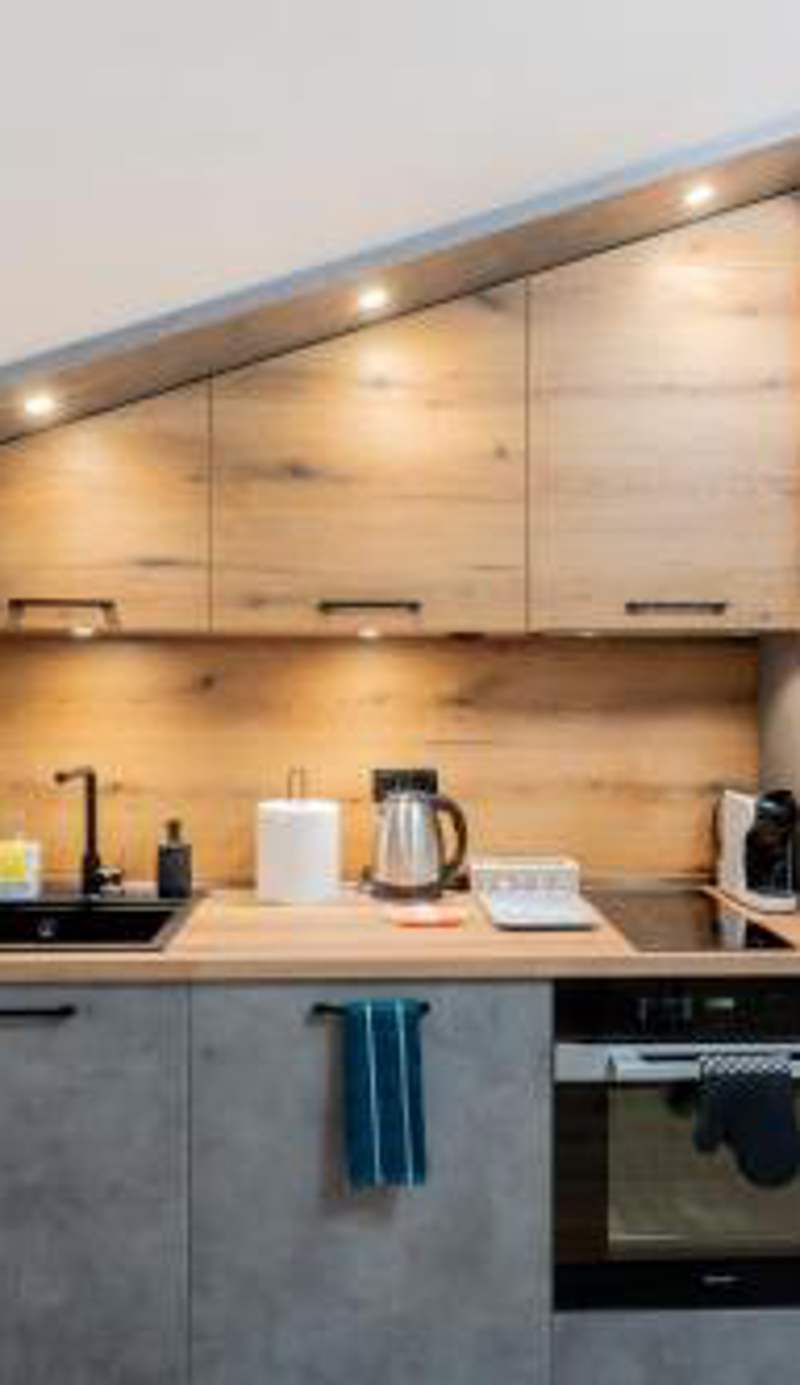 Urban Five #3 - Stylish One-bedroom apartments with Kitchen & Parking