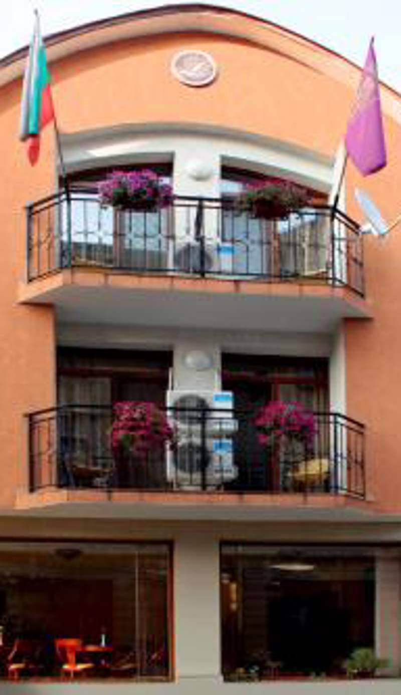 Lucky Hotel