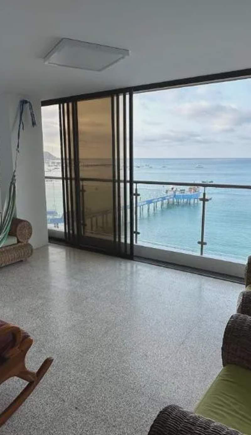 Beachfront apartment in Salinas Malecom