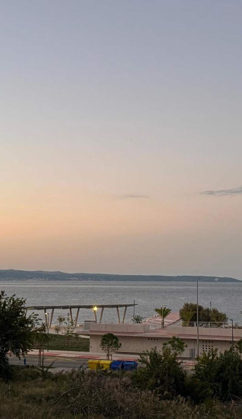 Luxury Rooms Near the Beach1