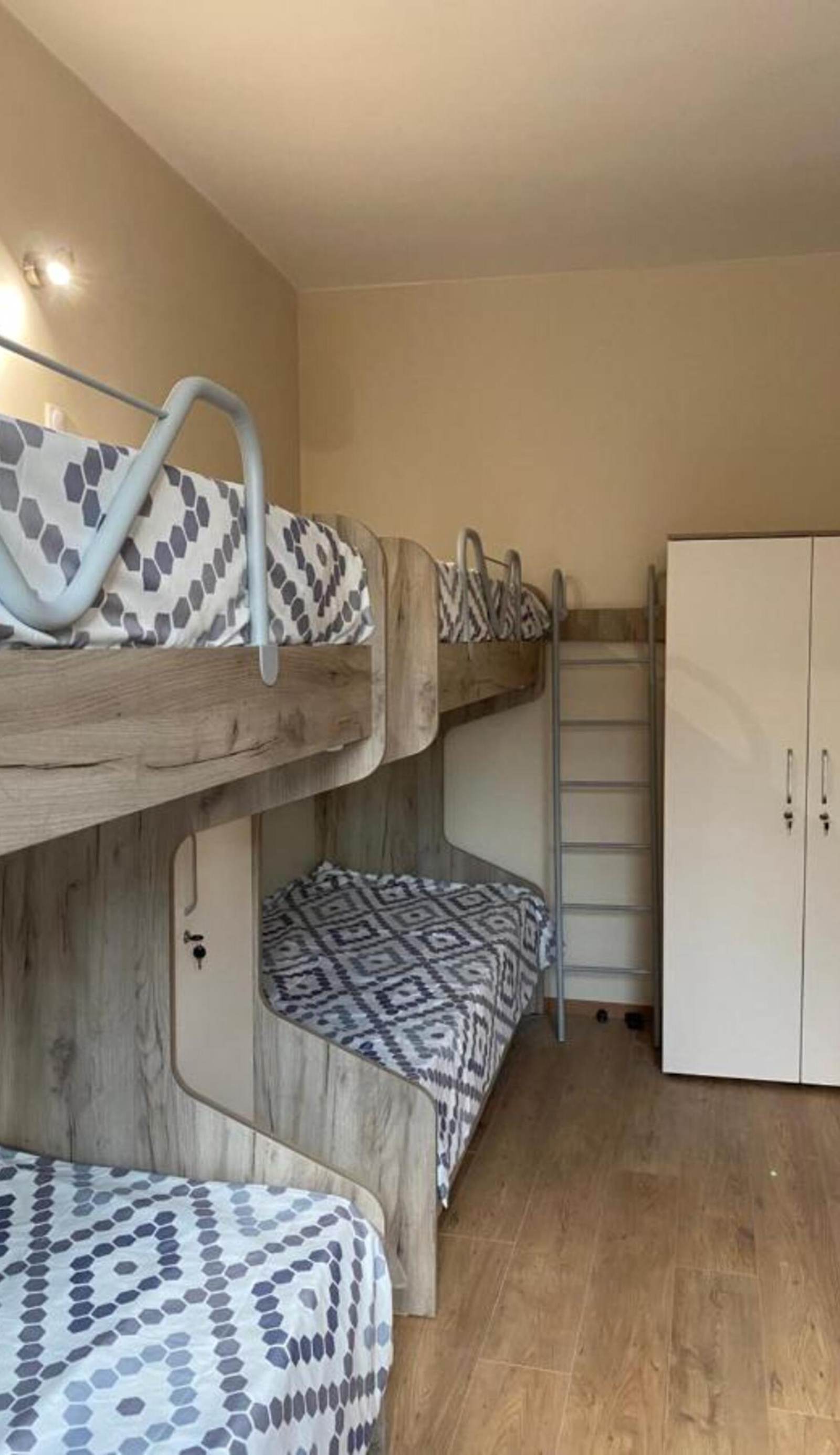 Dolphin Hostel