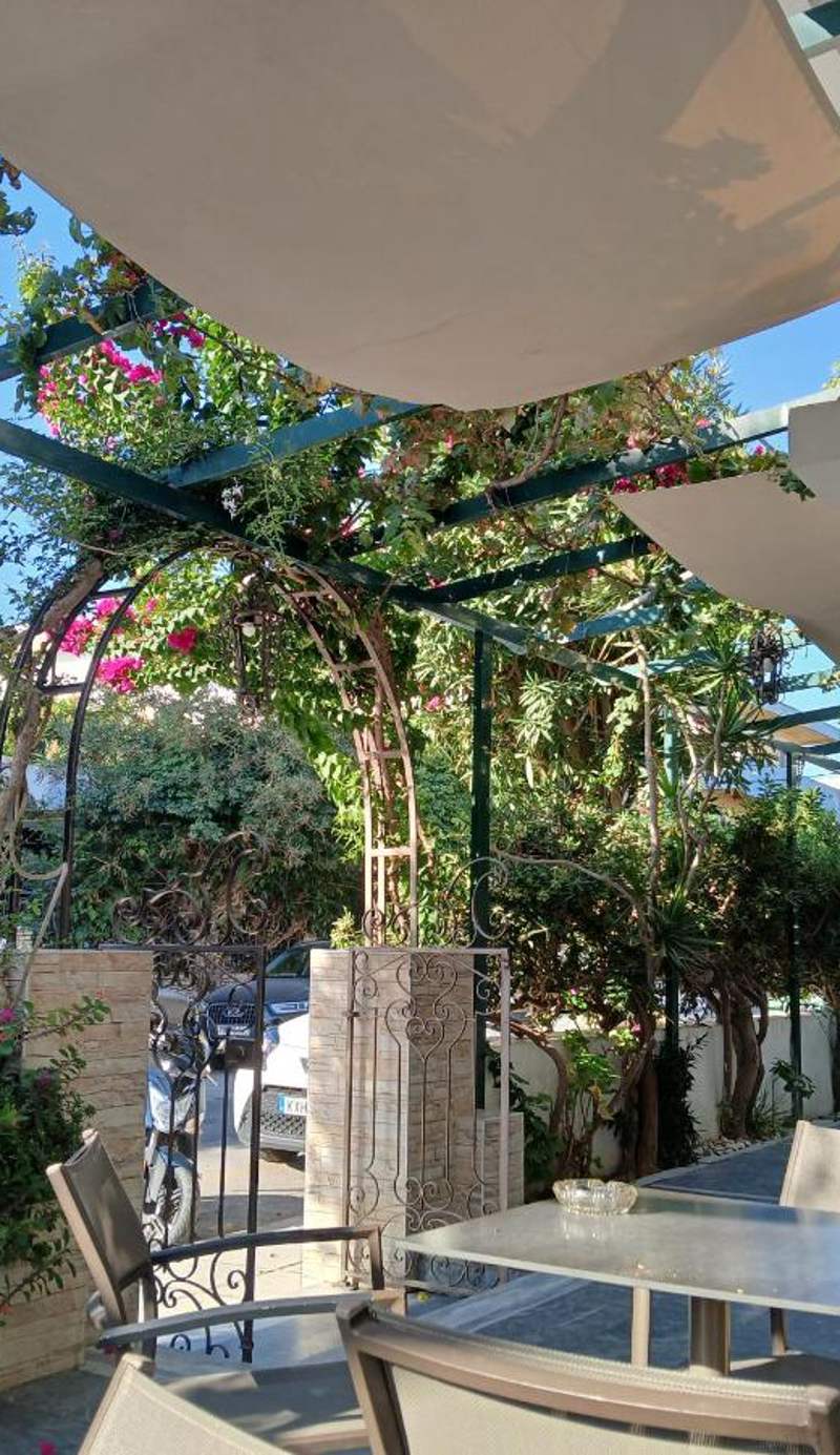 Karis Hotel