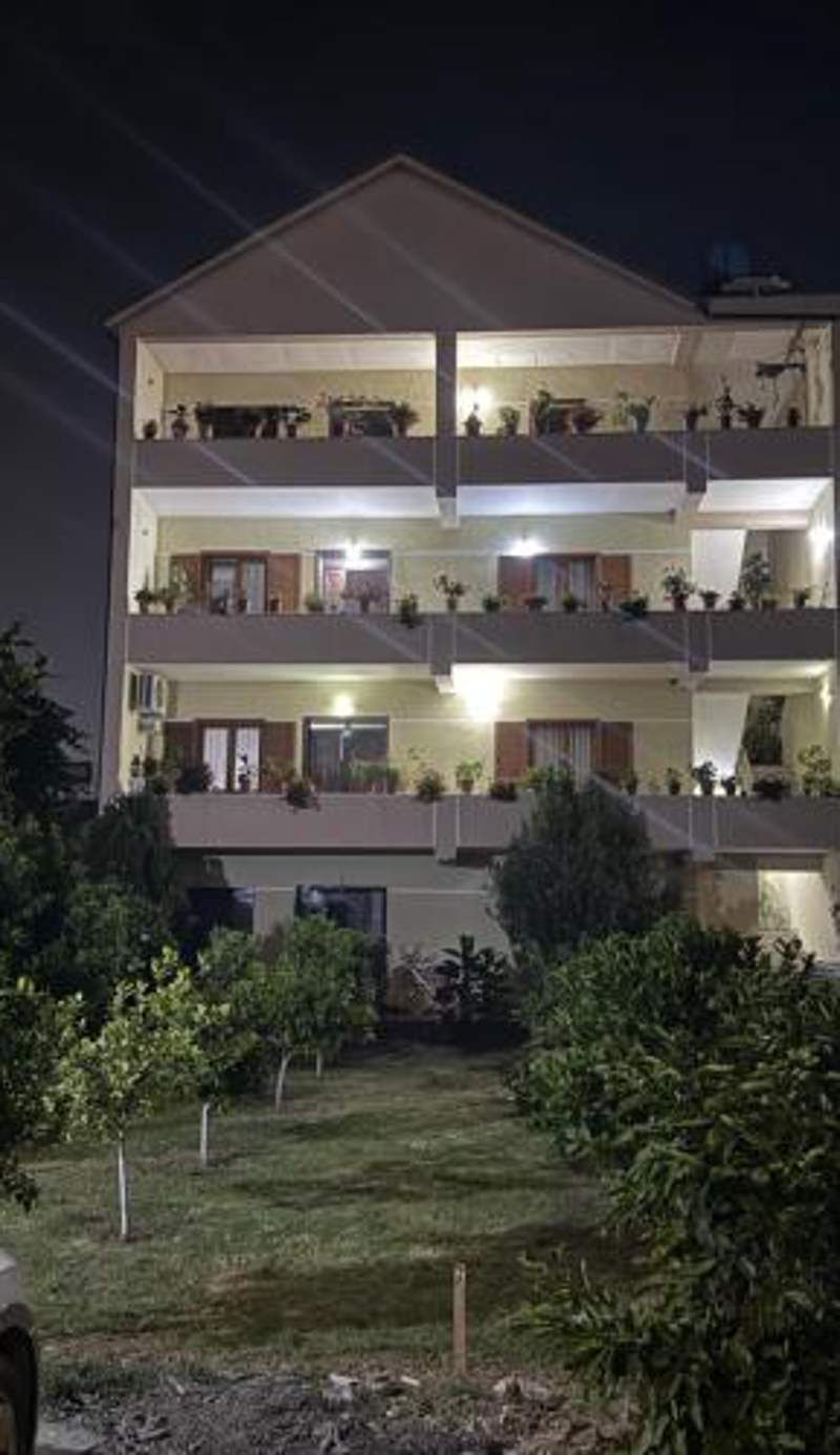Airport Garden House