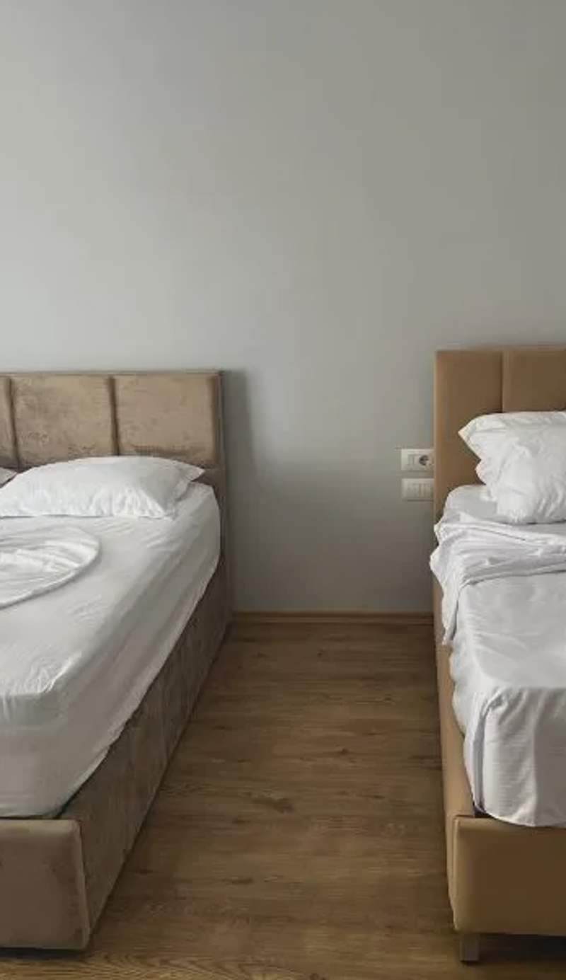 Denis room