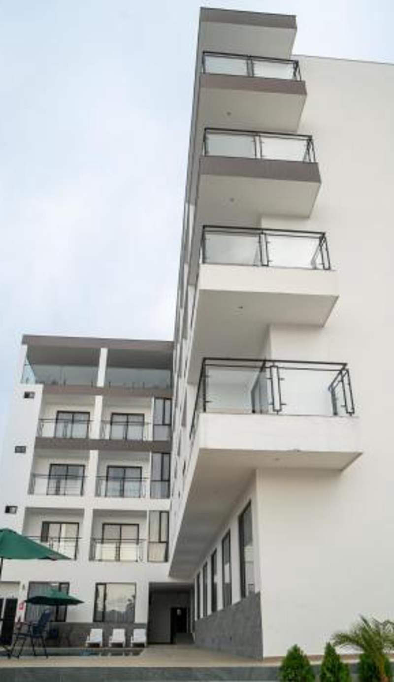 Manta Surf Hotel
