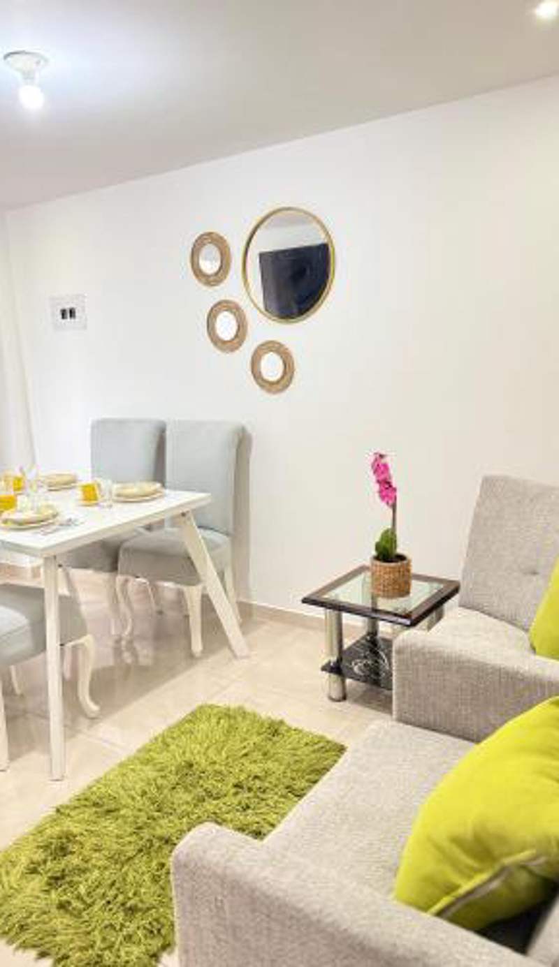 Apartamento al frente del hospital san jose y la facultad de medicina