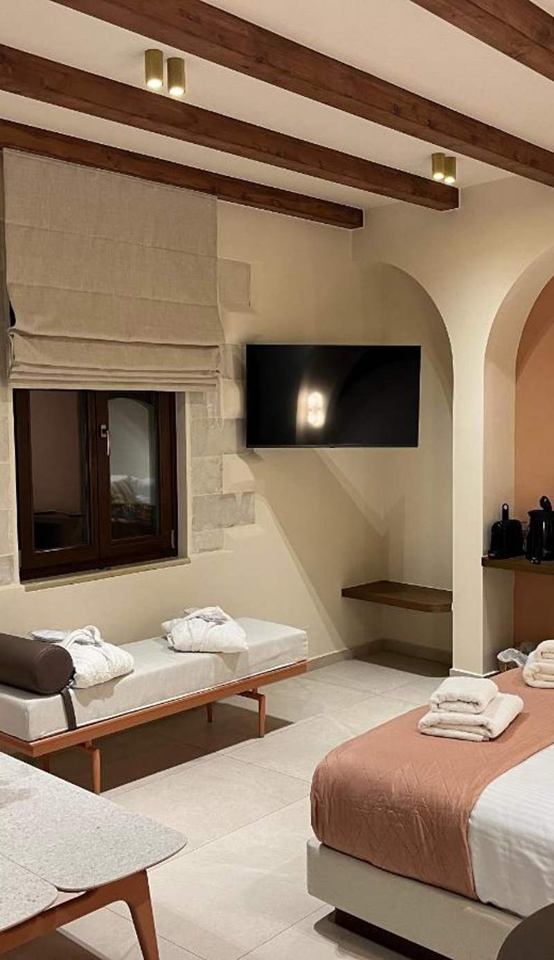 La Montre Luxury Boutique Suites