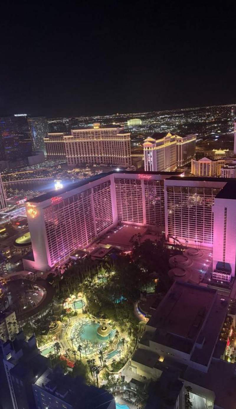 Holiday Inn Express & Suites - Las Vegas - E Tropicana by IHG