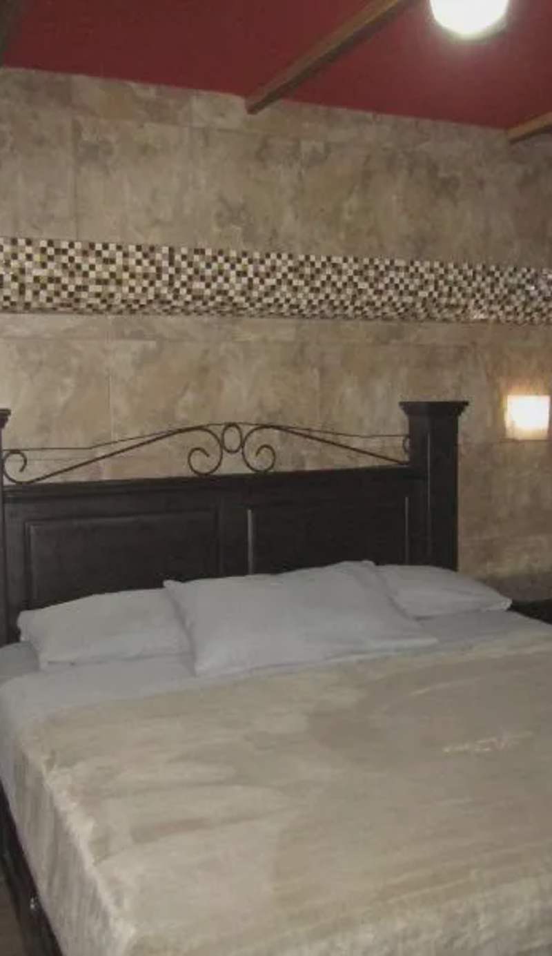 Hotel 1973