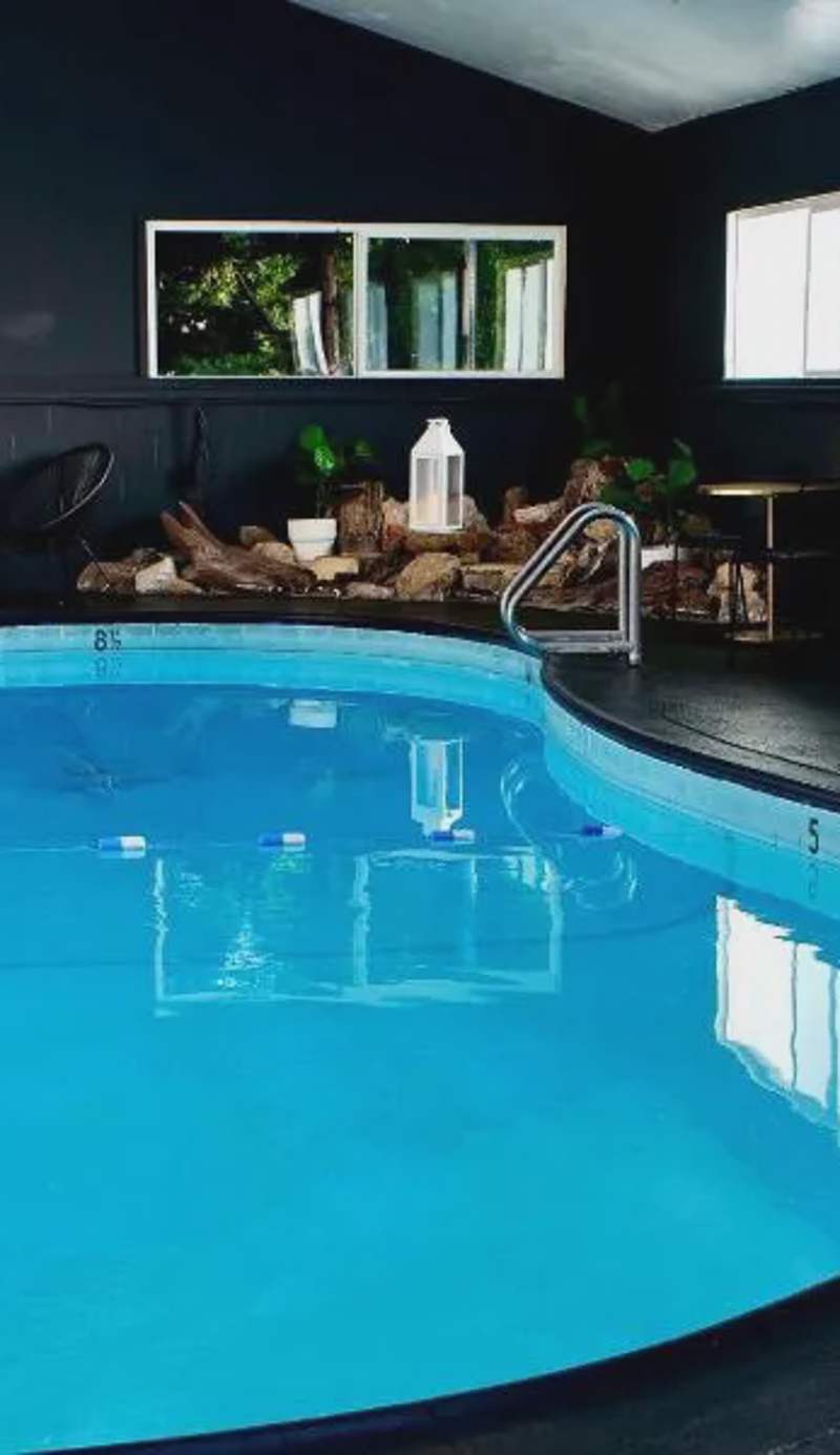 Sierra Blue Hotel & Swim Club