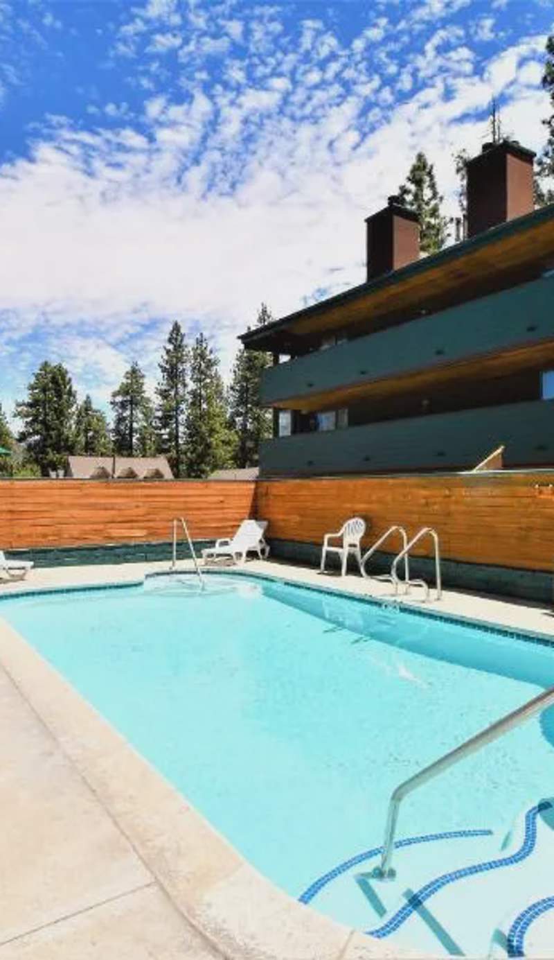 Snow Lake Lodge