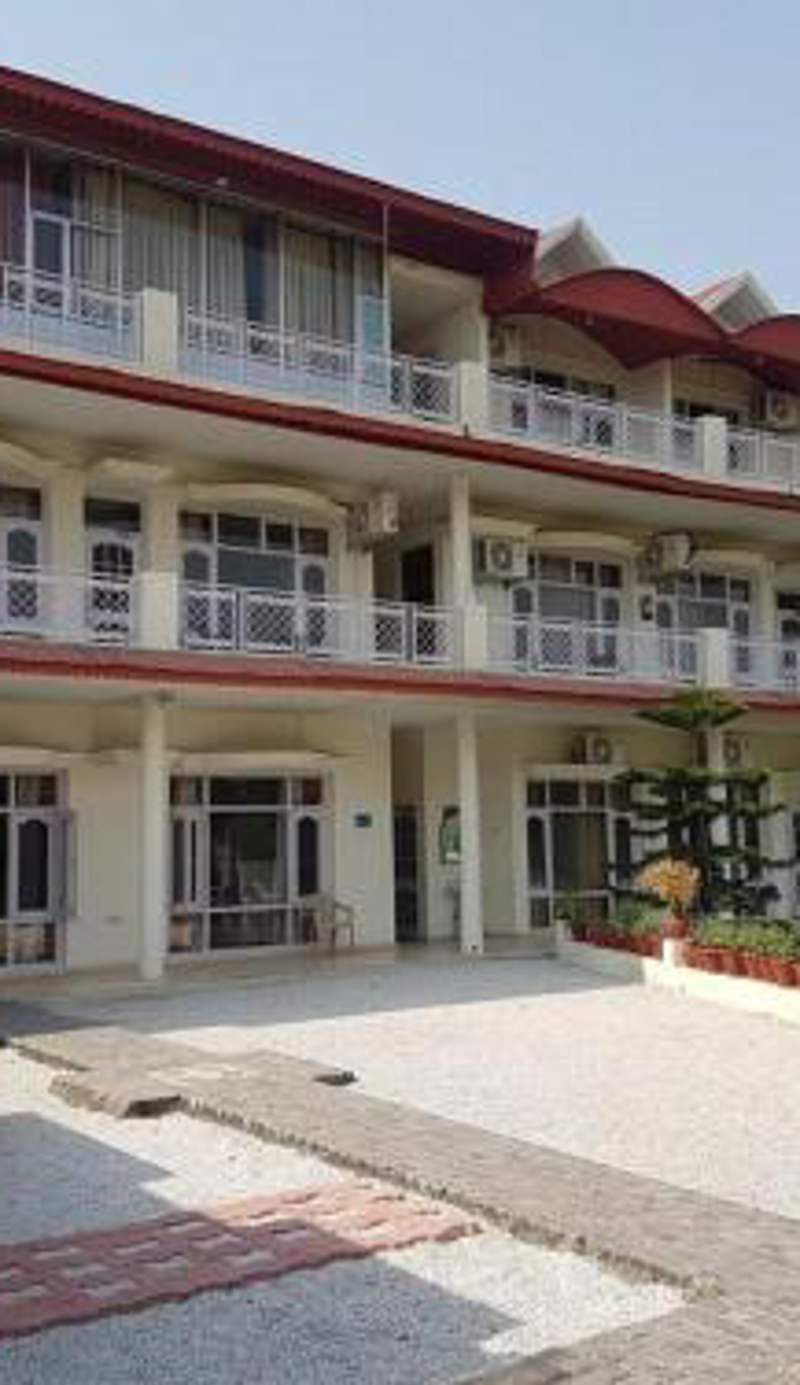 Skyview Stays I Party Lawns I Adjacent The Good Club I 1km Sukhna lake,Rock Garden & High Court I