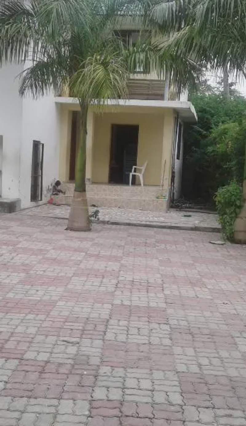 JJ & JE Family House