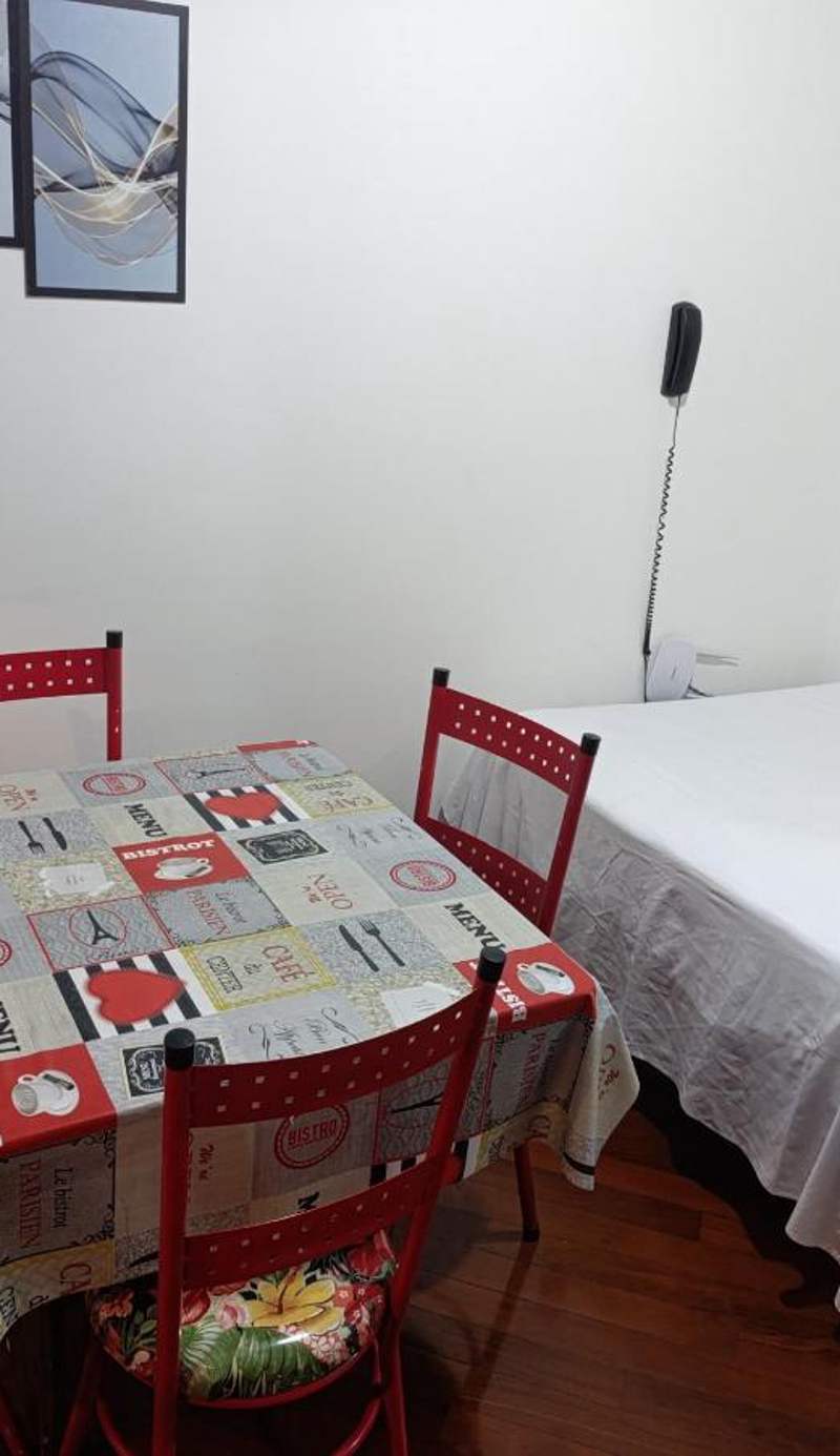 Apto com cozinha e lavanderia