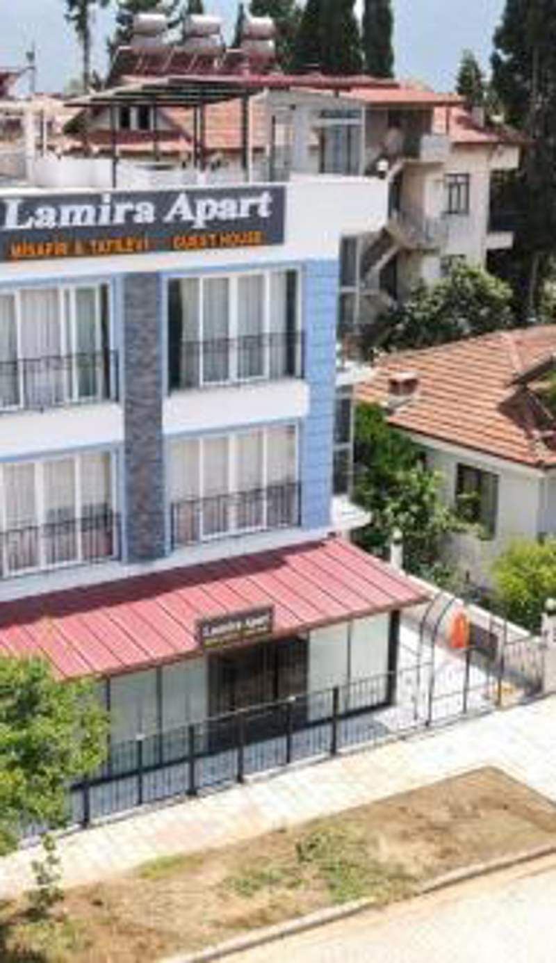 Lamira Apart Holiday&Guest House