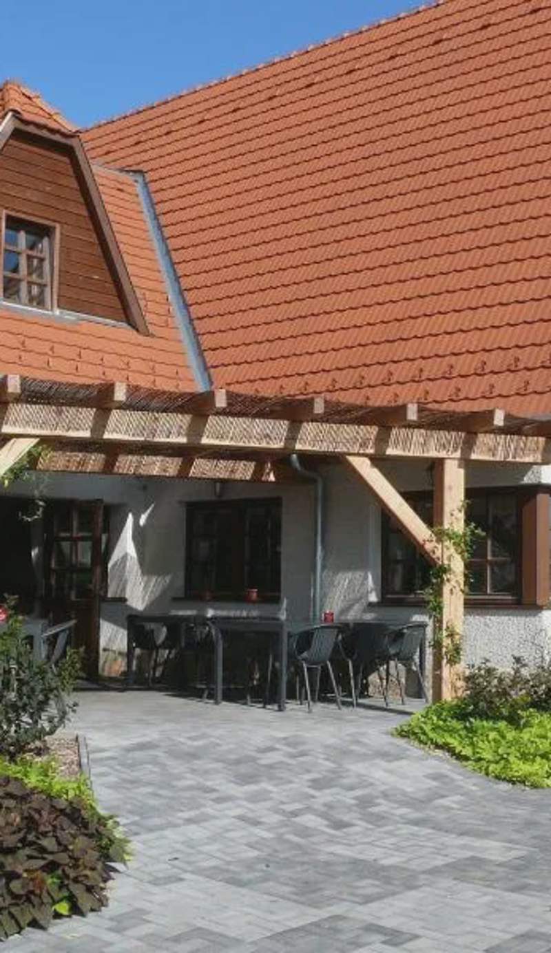 Kádárta Vendéglő Panzió