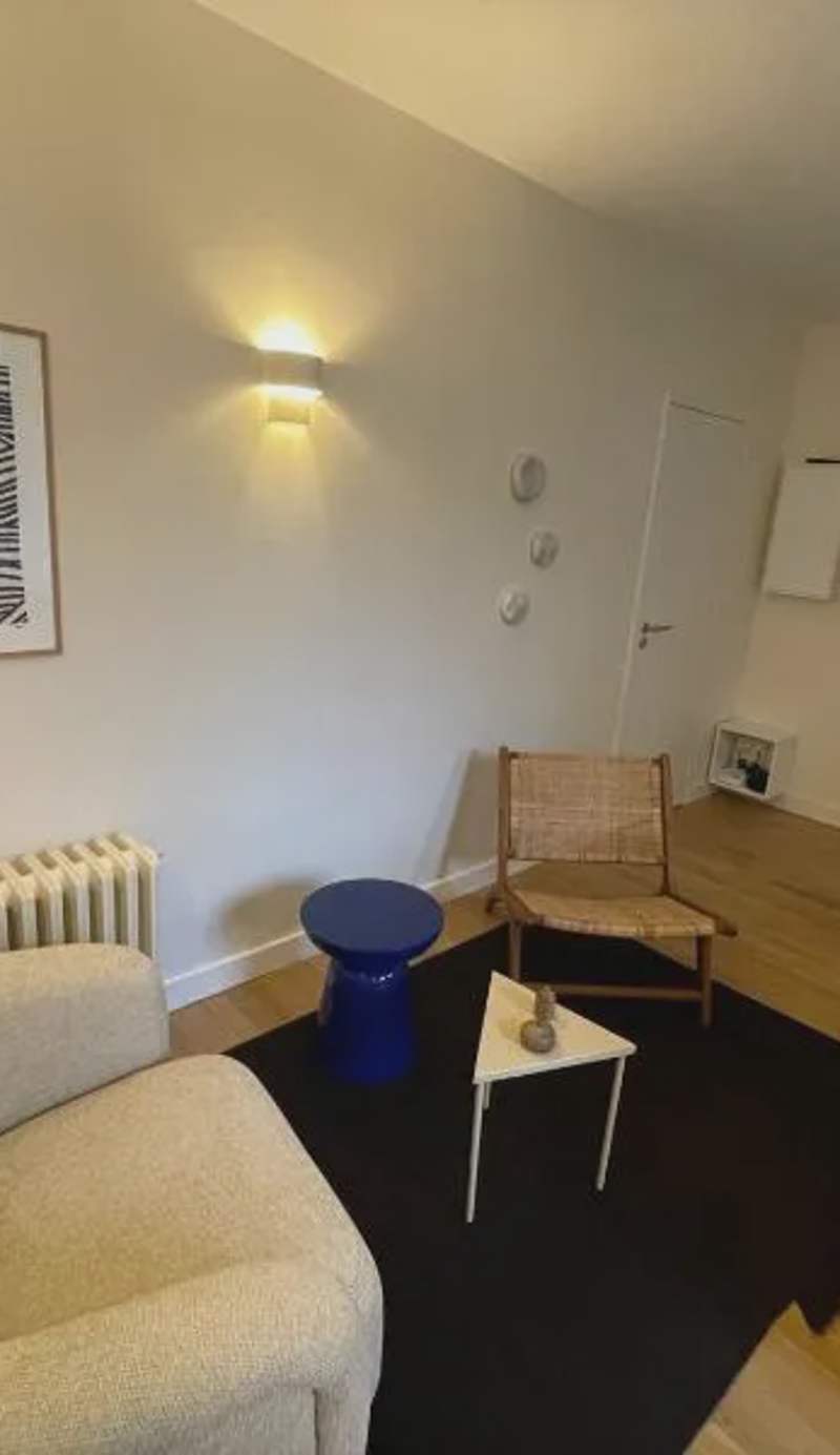Ajania, Appt avec parking et petit jardin privé