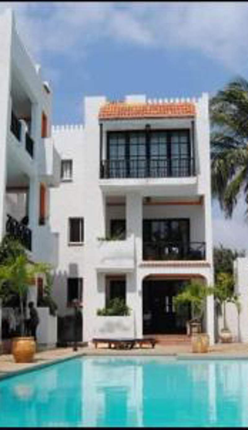 Wayside Beach Apartments