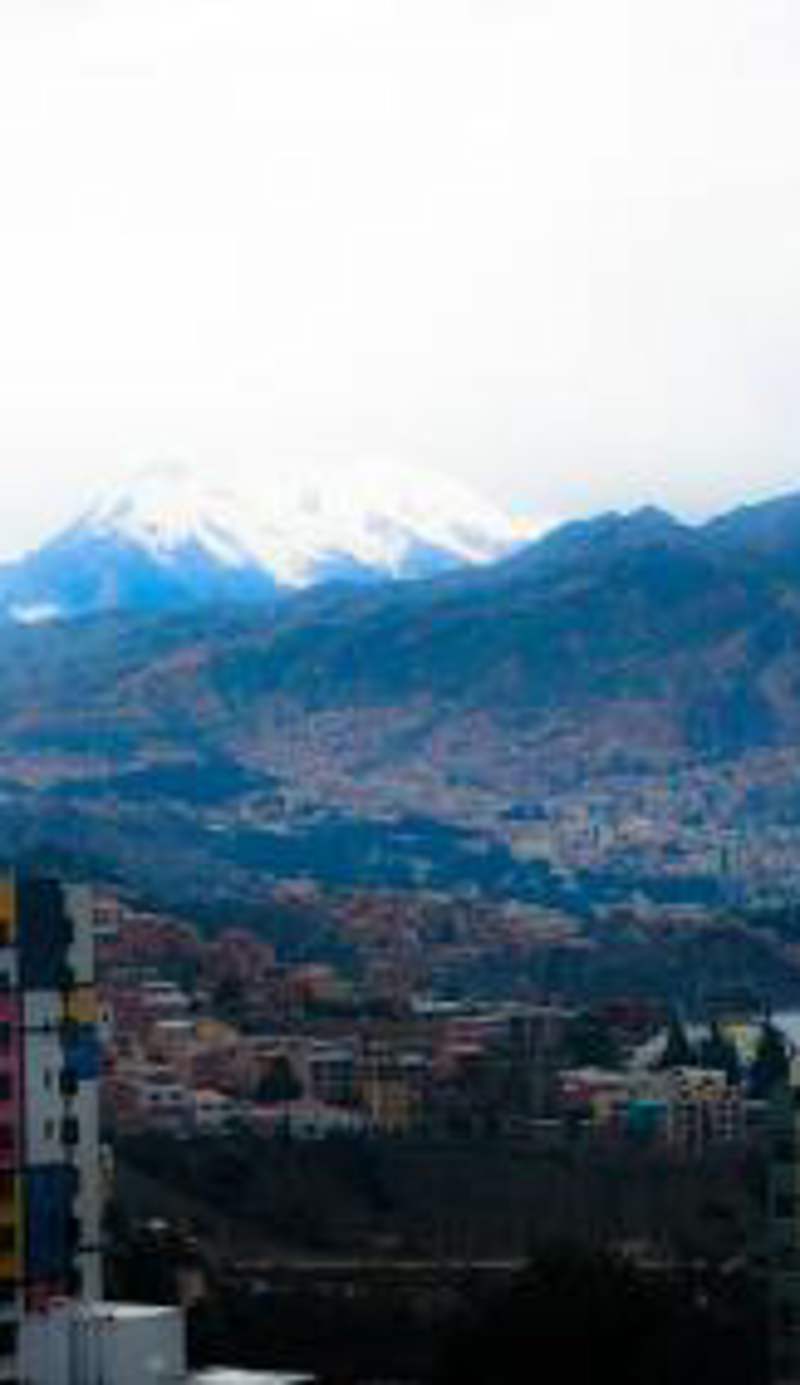 Depto amplio soleado 3D con Vistas Panorámicas frente a Embajada EEUU