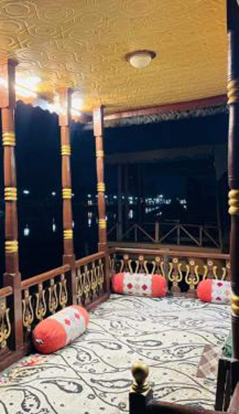 FREEDOM houseBoat