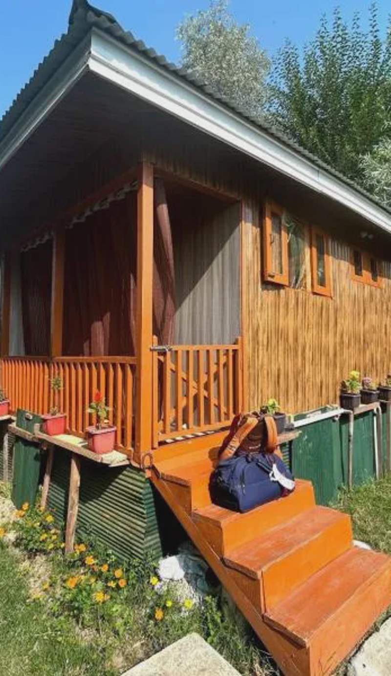 Flora Cottage
