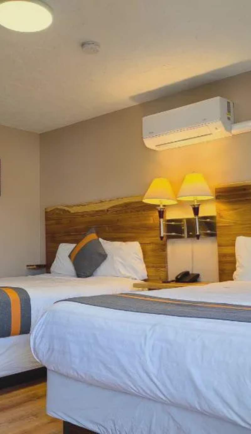 Harbour Light Motel