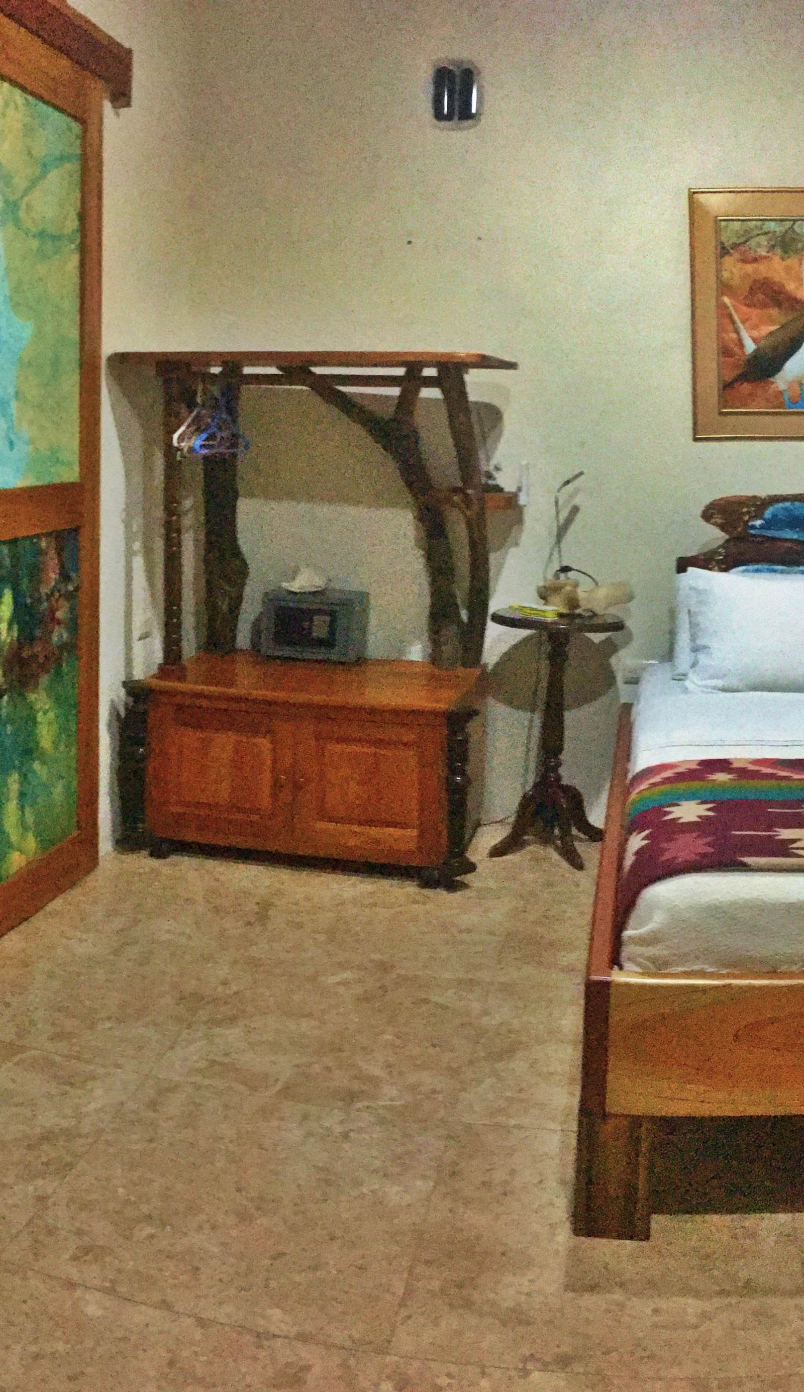Lonesome George Ecolodge