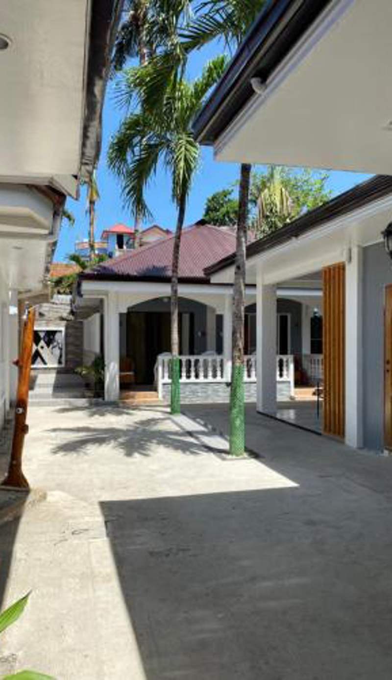 Monallan Boracay Hotel