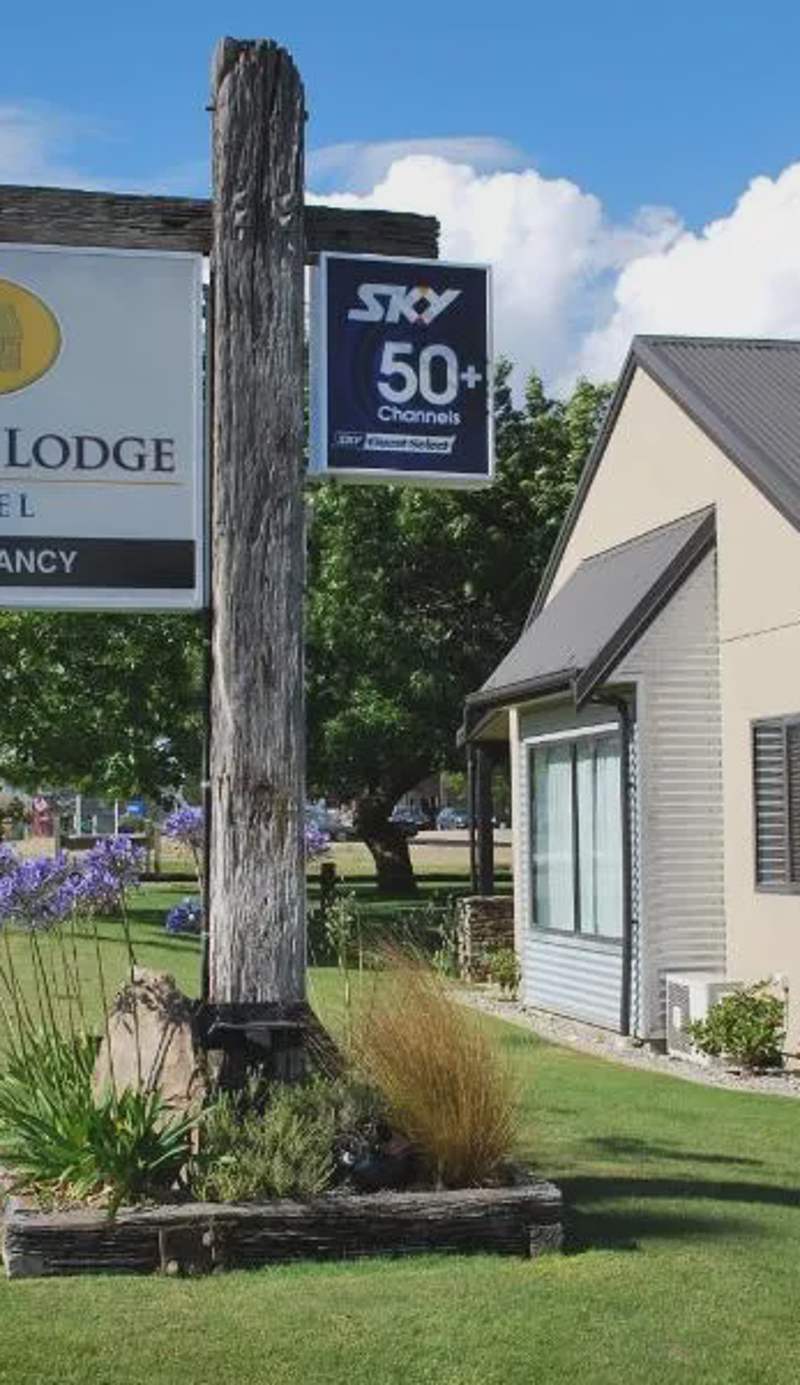 Carrick Lodge Motel
