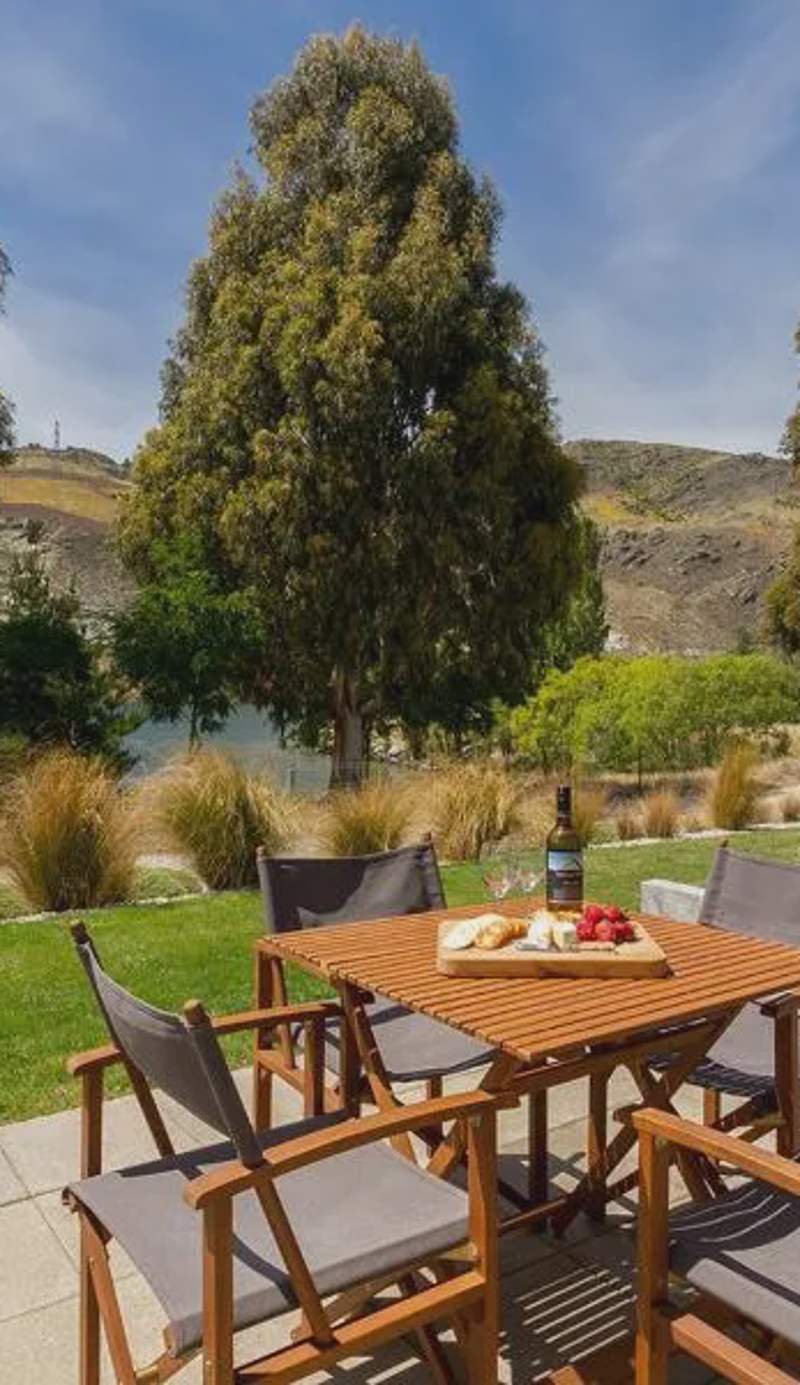 Sunhaven Lakeside - Cromwell Holiday Home