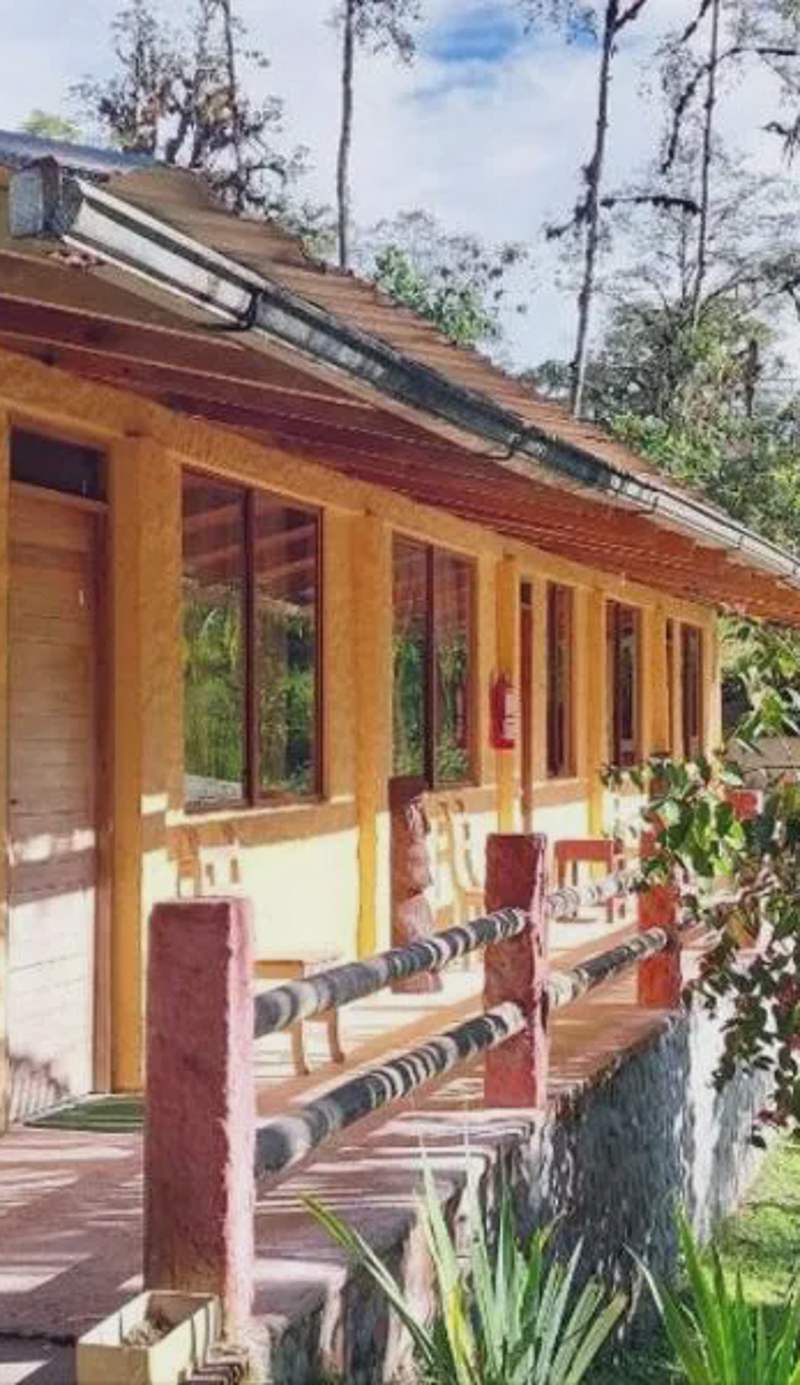 Mindo Loma bird lodge