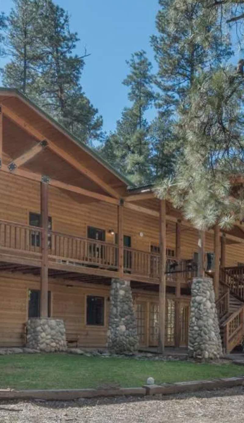 Upper Canyon Inn & Cabins