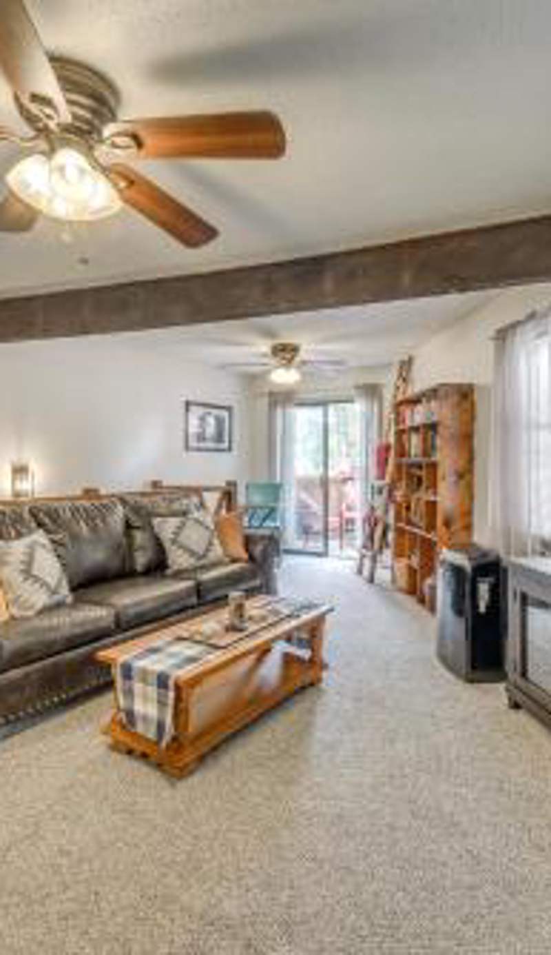 Ruidoso Home w/ Balcony ~ 16 Mi to Ski Apache!