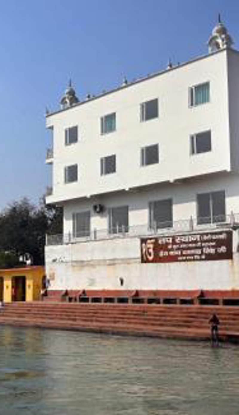 Jaswinder Bhawan - By The Ganges