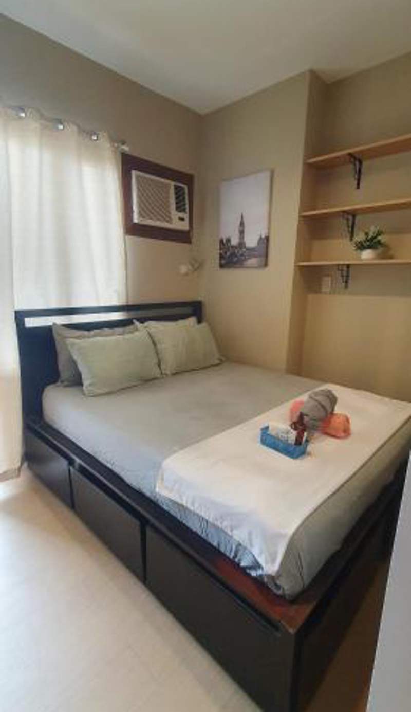 Condo Unit with Balcony Avida IT Park