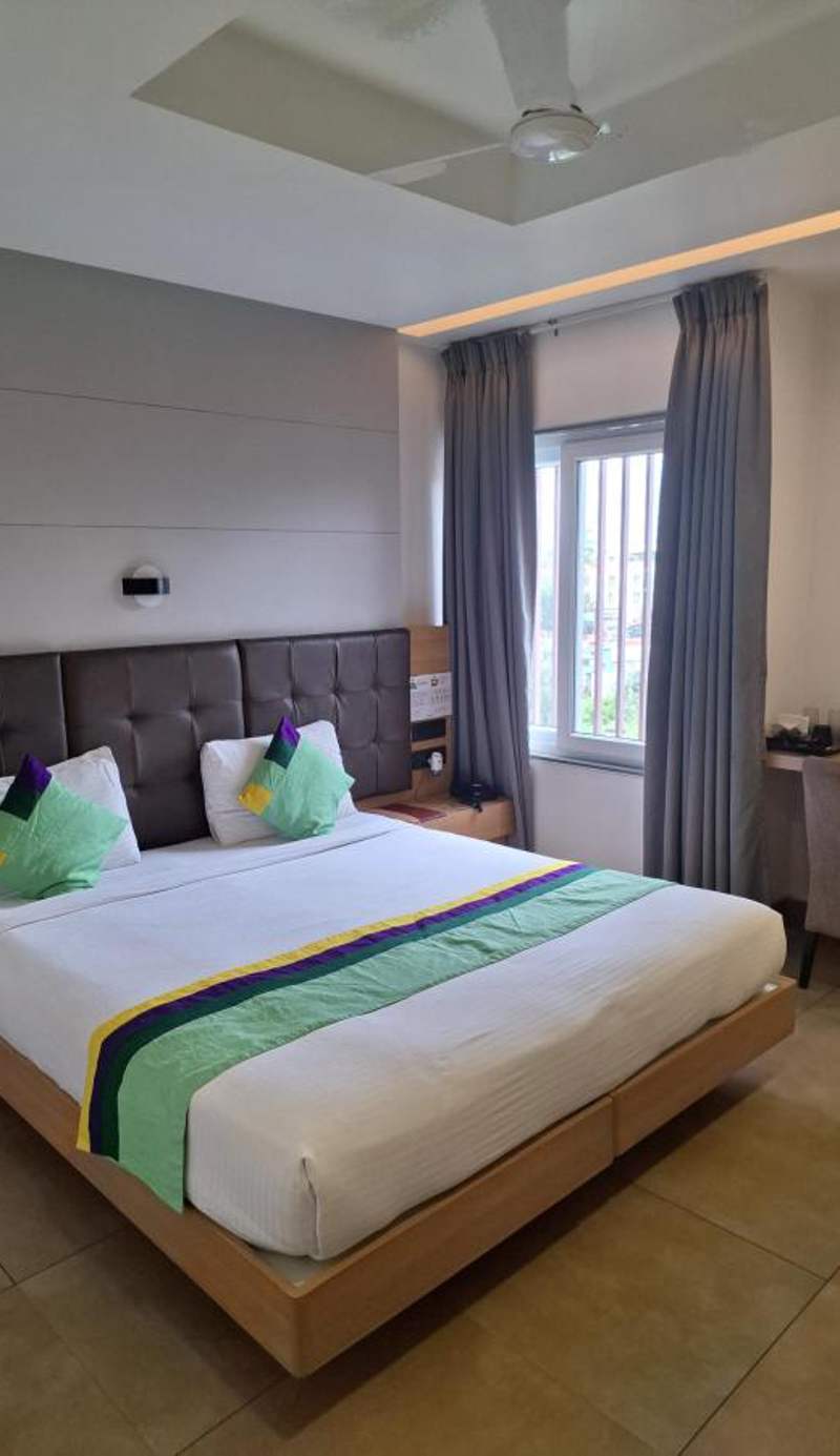 Treebo City Inn, Satara