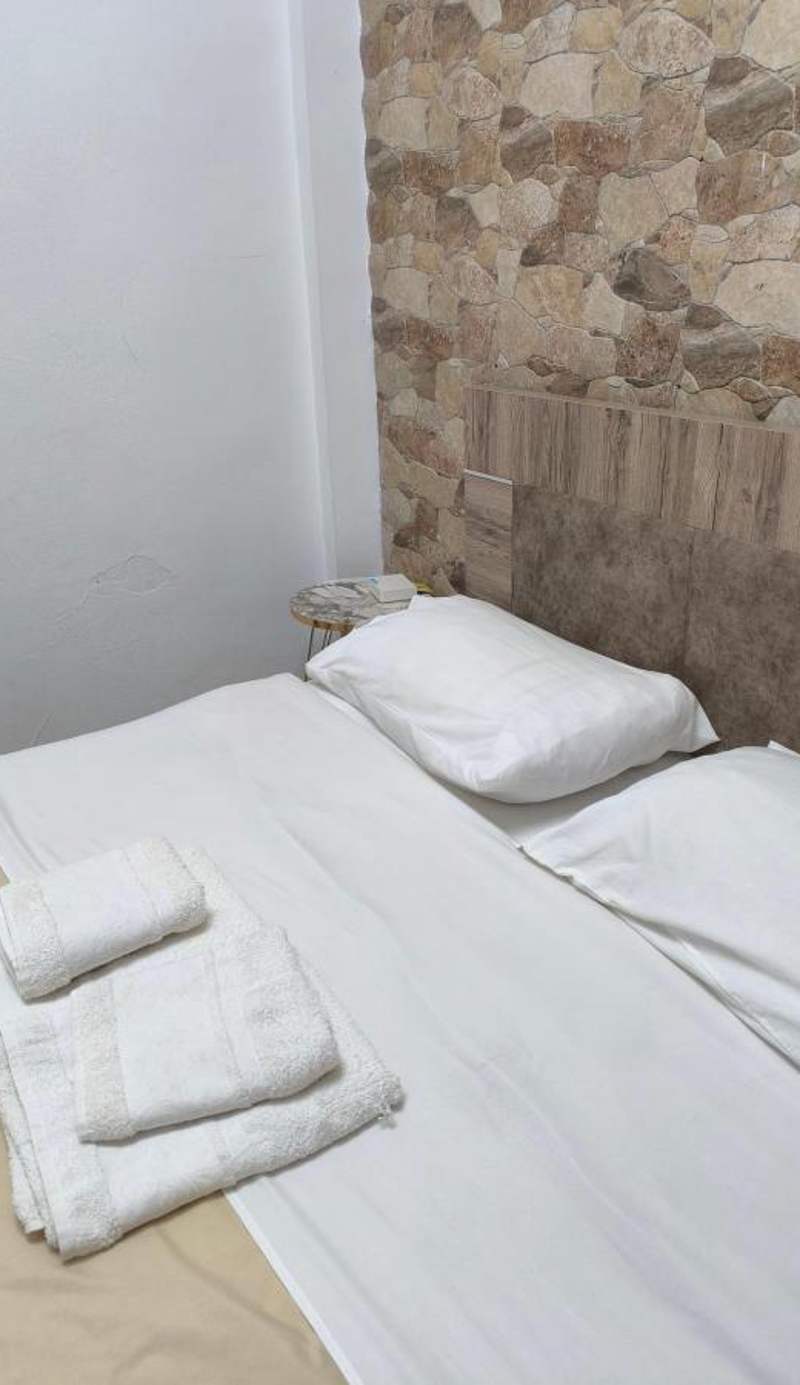 Lovley apartament near train station