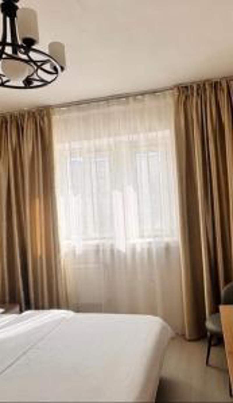 Khongor Guest house & Tours