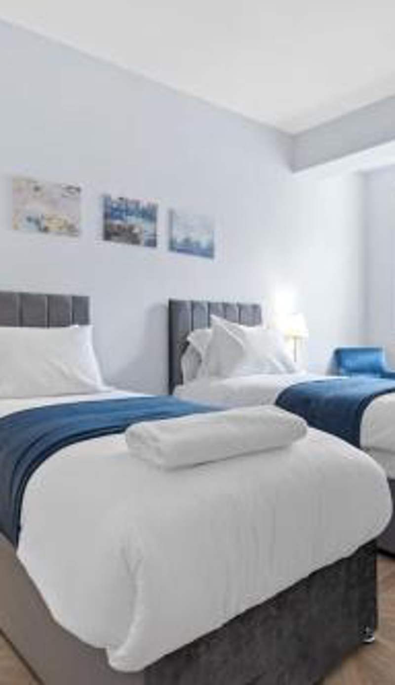 Modern Apartment Off-Road Parking-Twin Room Suite 3