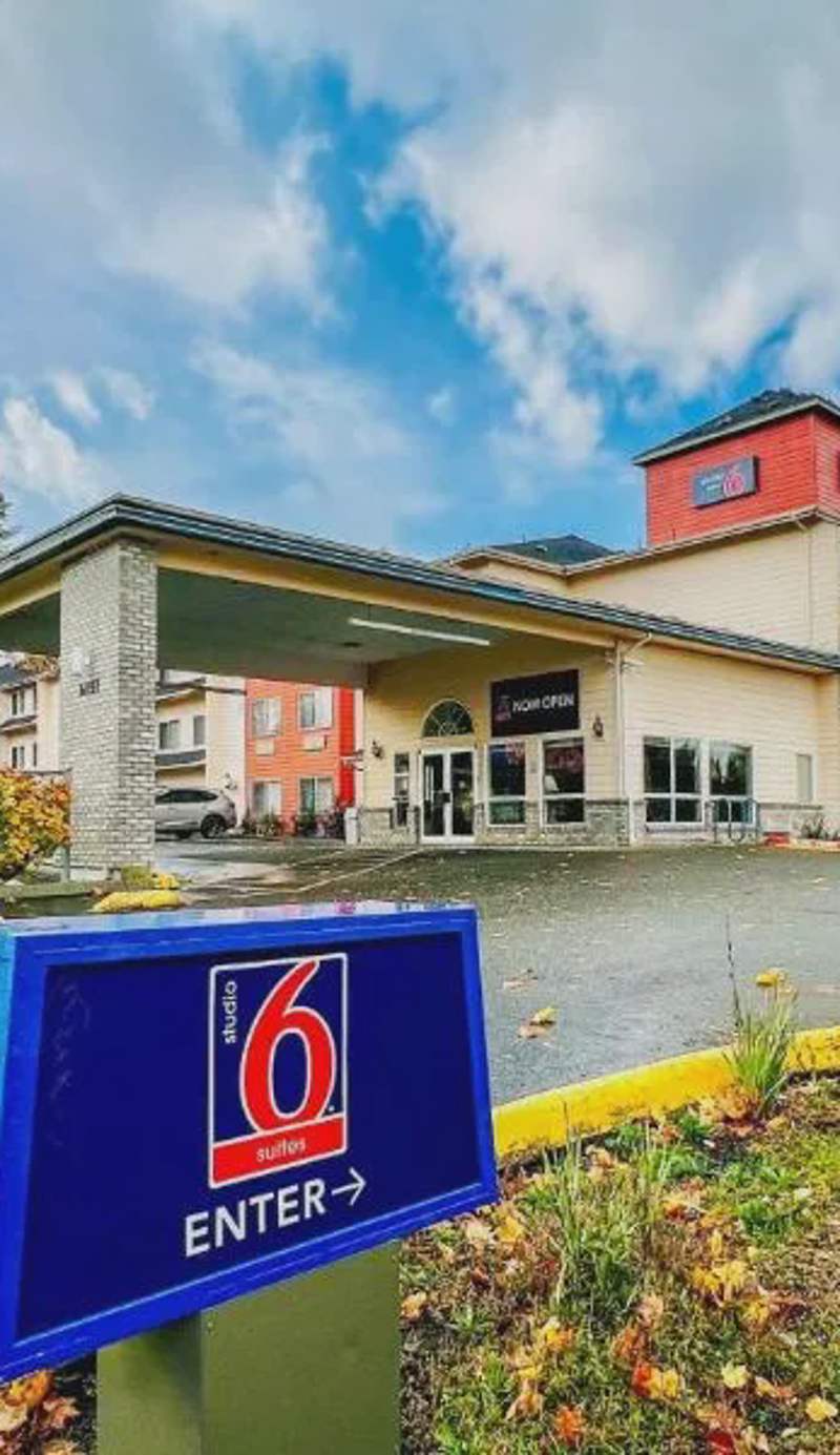 Studio 6 Suites Portland OR I-5 OHSU