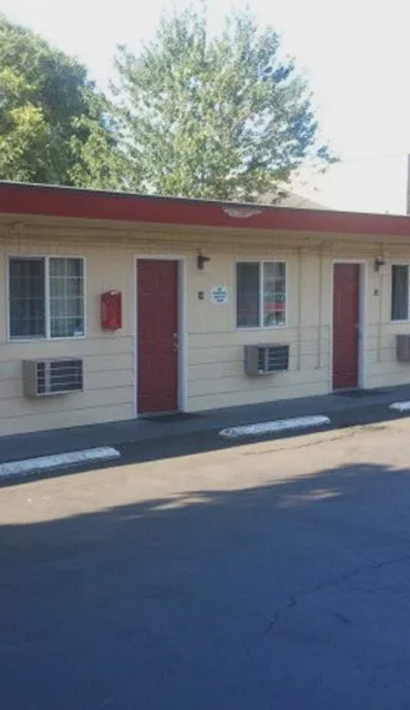Aaron Motel