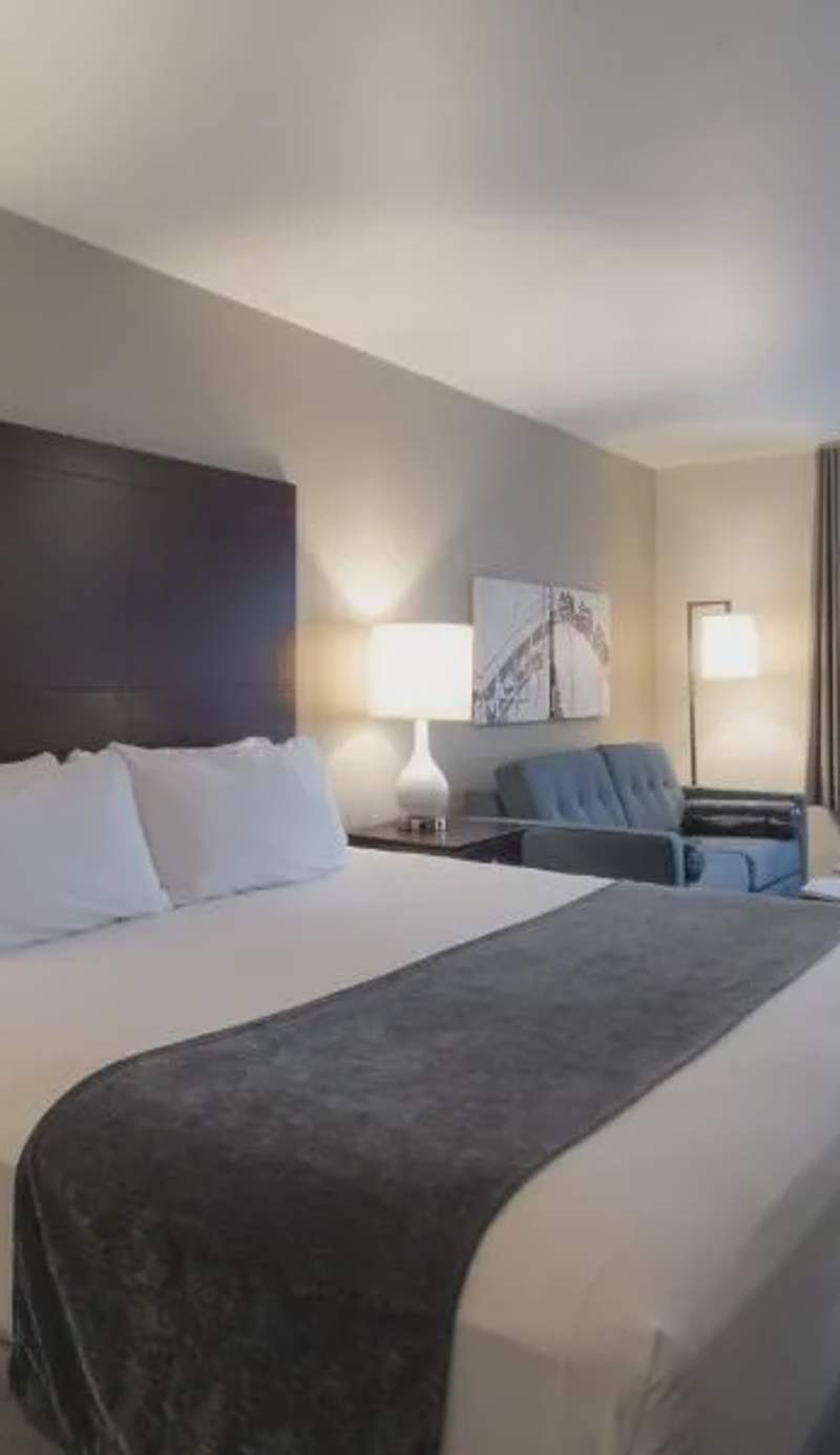Oxford Suites Portland - Jantzen Beach