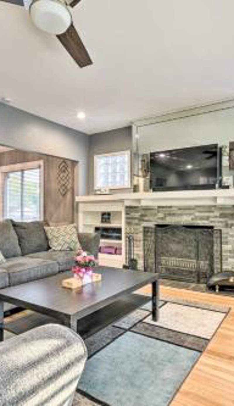 Elegant Detroit Home w/ Yard ~ 5 Mi to Dtwn!