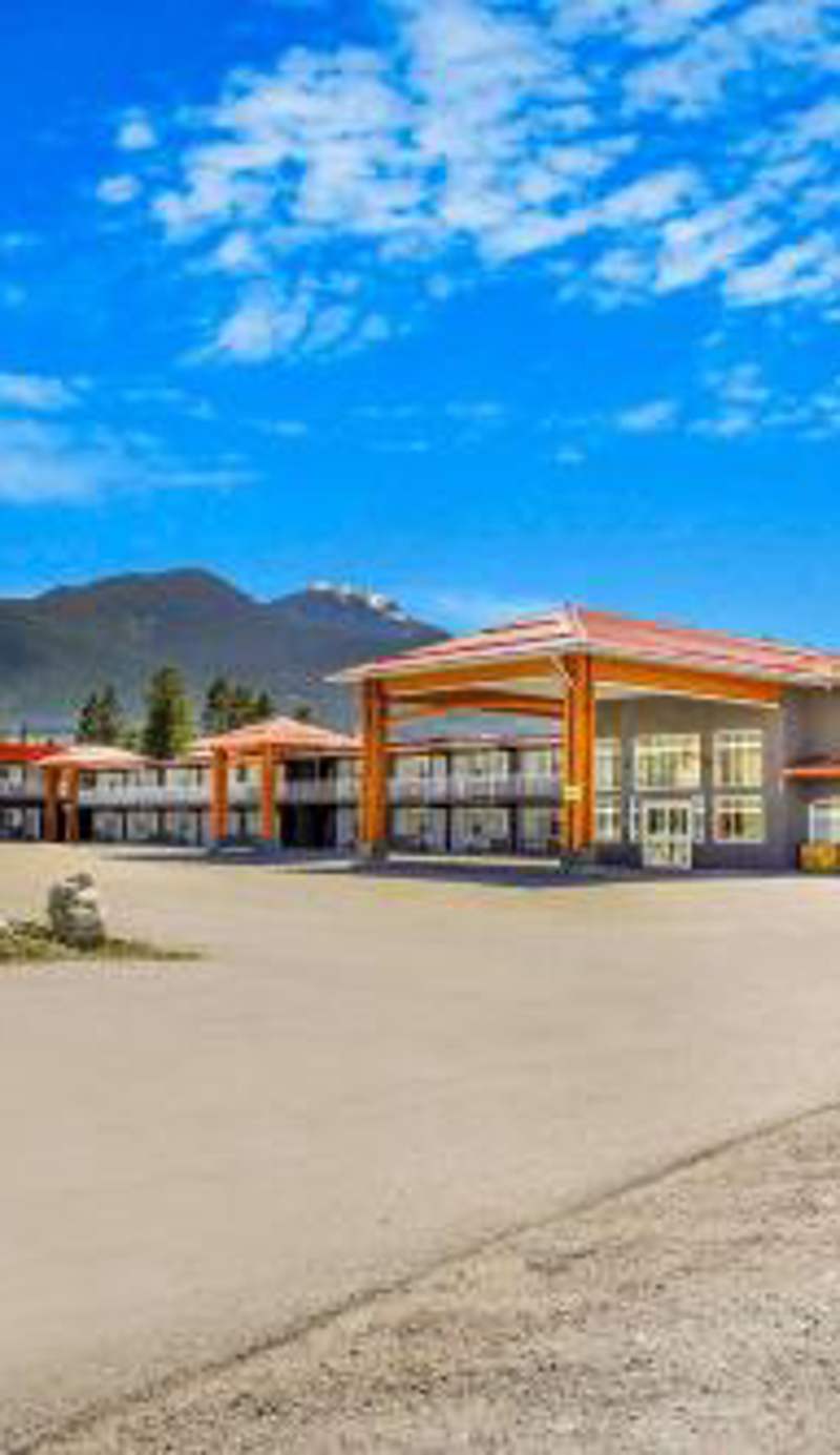 Days Inn by Wyndham Golden
