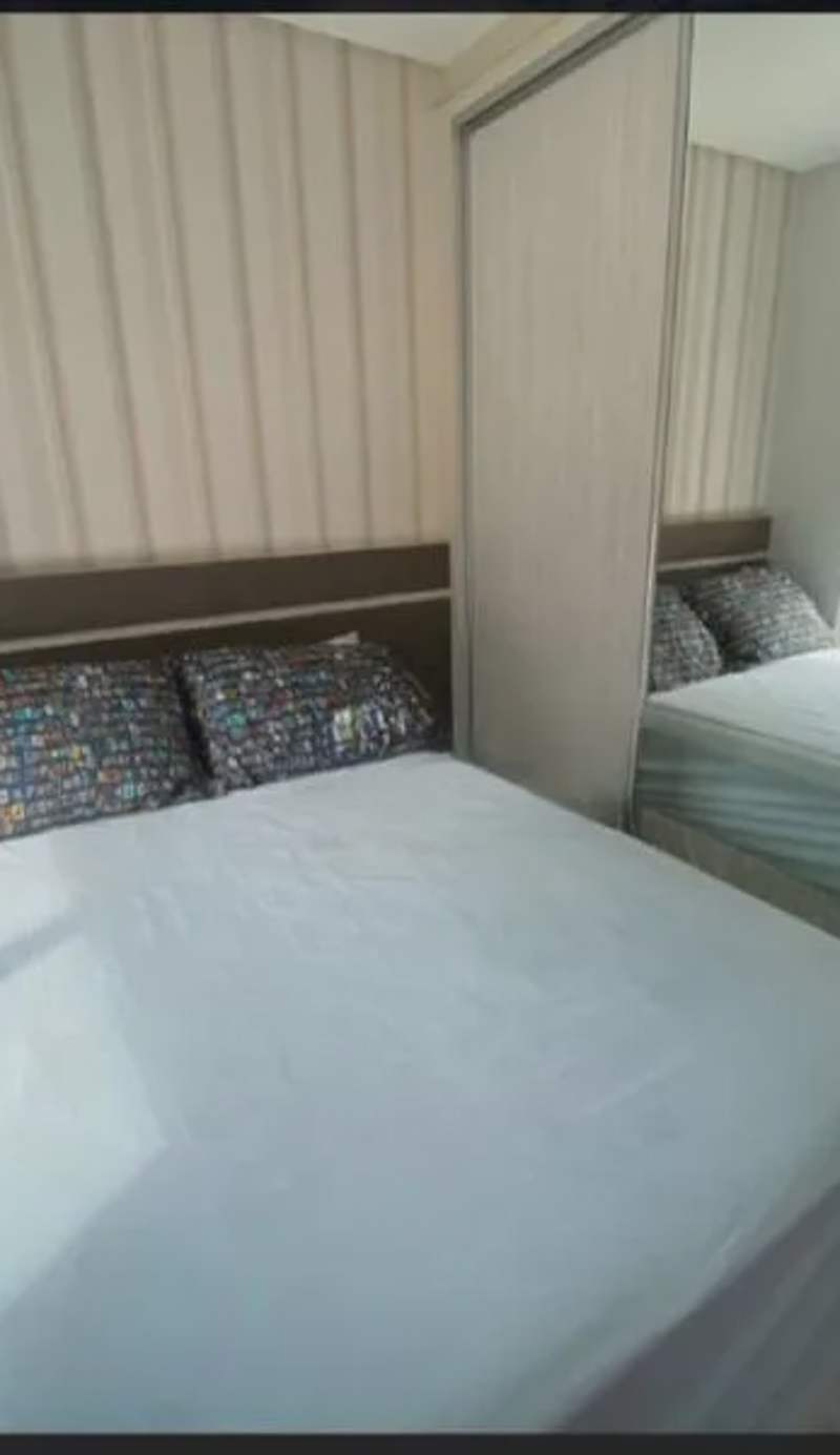 Quarto, o banheiro é de uso exclusivo do hóspede e fica localizado no corredor , piscina compartilhada, não é o apartamento inteiro, somente o quarto