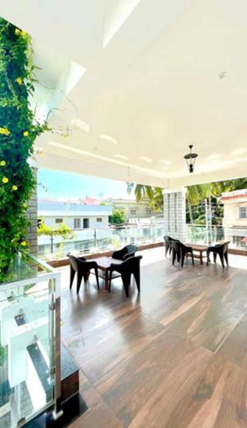 White Home Stay